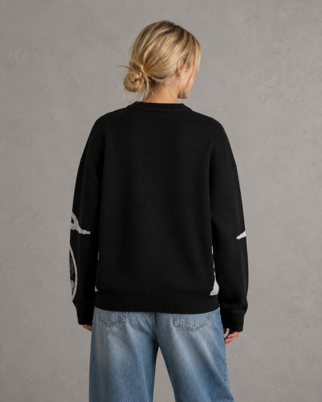 Women's Oversized Graphic Knit Sweater - Relaxed Streetwear Fit